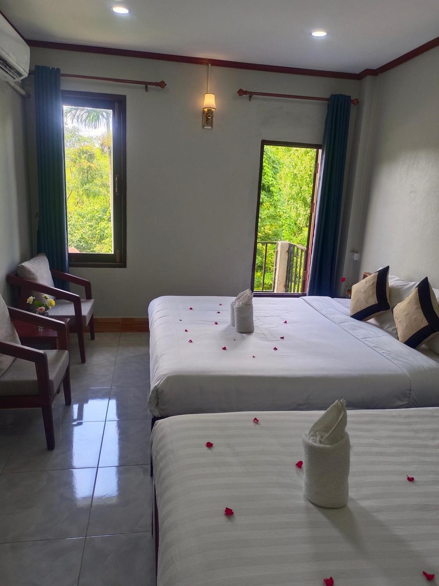 Vang Vieng Champa Hotel Екстериор снимка